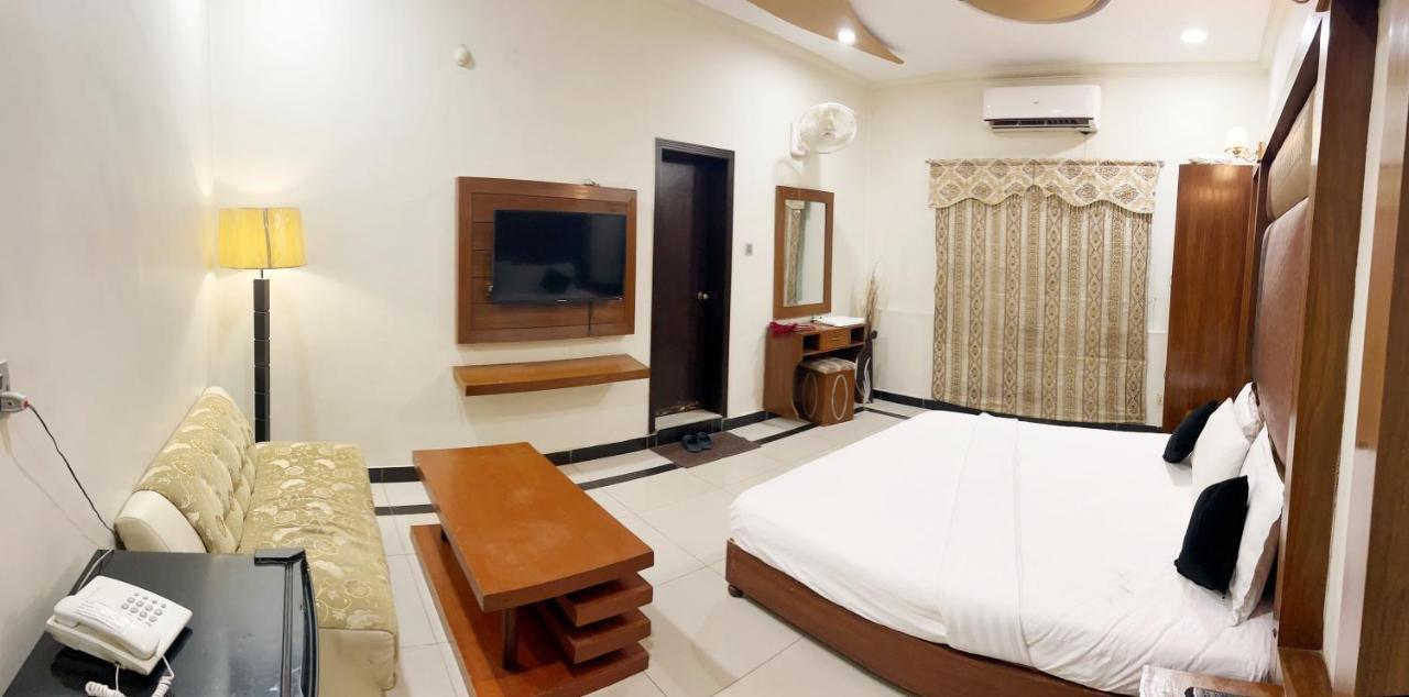 Hotel Multan Exteriér fotografie