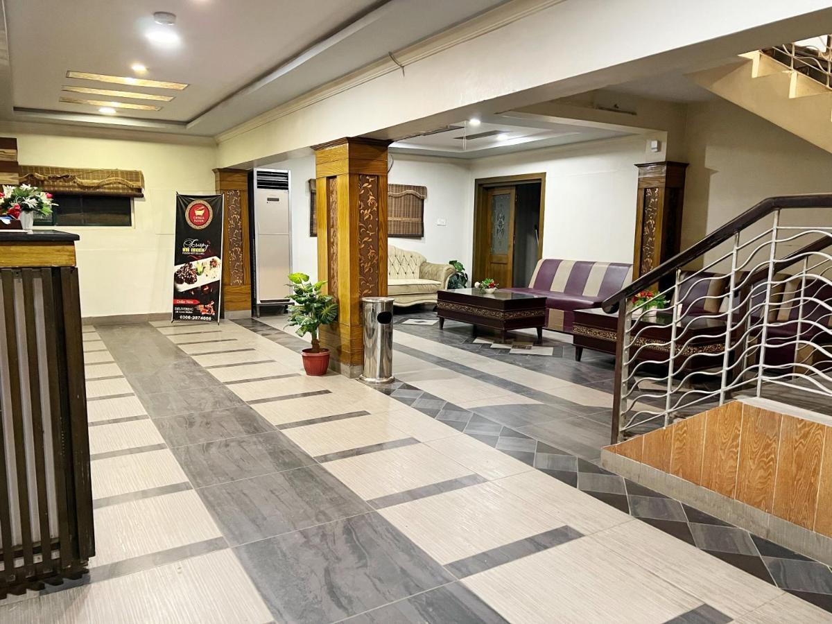 Hotel Multan Exteriér fotografie