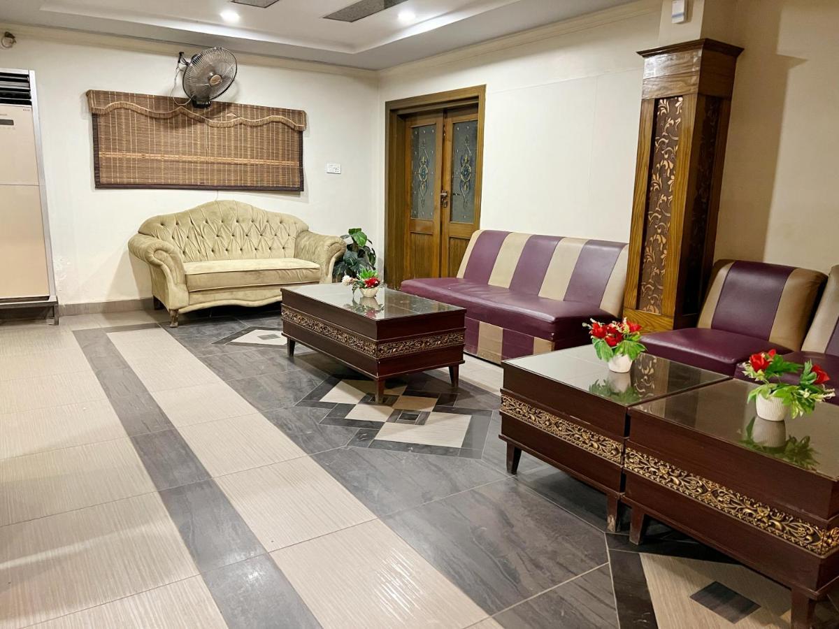 Hotel Multan Exteriér fotografie