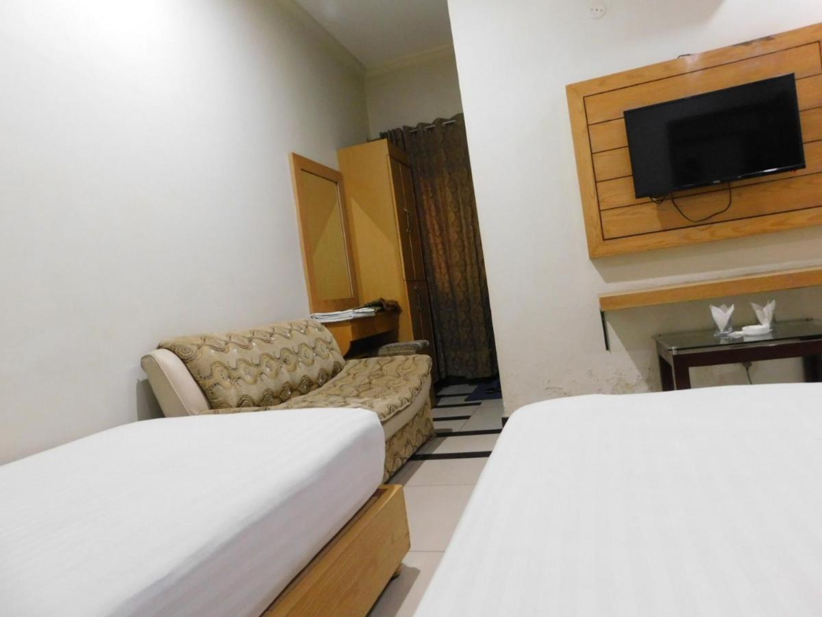 Hotel Multan Exteriér fotografie